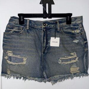 Sneak peek Women's boyfriend denim distressed shorts Large NEW